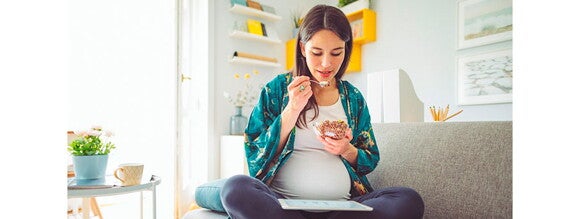 Las embarazadas deben informarse sobre los alimentos que pueden comer Las gestantes pueden preguntar qué alimentos tienen permitidos y cuáles deben evitar